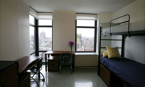 School of Visual Arts Offers Dorm, Maybe Homework, for Some - The New York Times