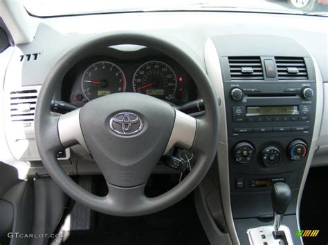 2010 Toyota Corolla LE interior Photo #38246383 | GTCarLot.com