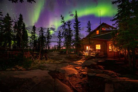 Aurora Borealis Photography Workshop at Blachford Lake Lodge – Taku Kumabe Photography and Design