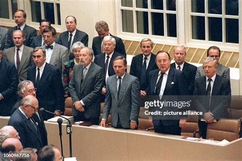 Members of the Bundestag, among them ministers Theo Waigel, Hans... News Photo - Getty Images