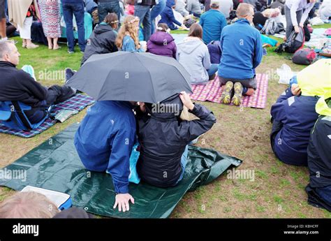 Picnic rain hi-res stock photography and images - Alamy