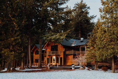 Unique Stay: Suttle Lodge on Suttle Lake, Oregon — Wander in RAW