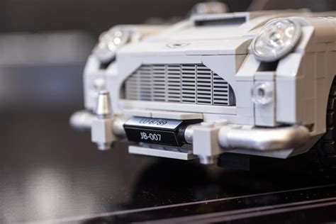 Lego James Bond Aston Martin DB5 hands-on with the ejector seat - CNET