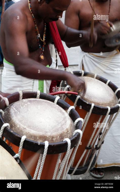 Chenda Melam - Kerala Traditional Music, Drummers of Kerala, (Temple ...