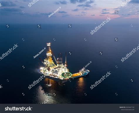 5,574 Oil Rig Night Images, Stock Photos & Vectors | Shutterstock