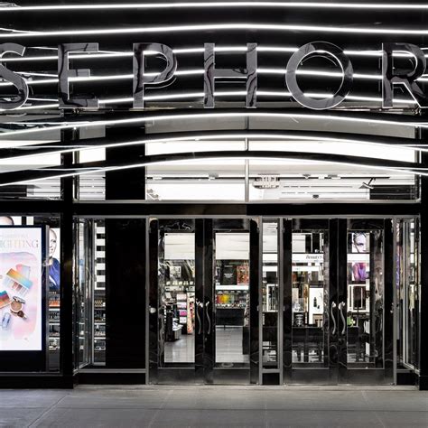 10 Hacks for Shopping the Largest Sephora in the United States ...