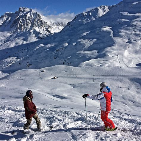 Skiing the French Alps - Travel Deeper with Gareth Leonard