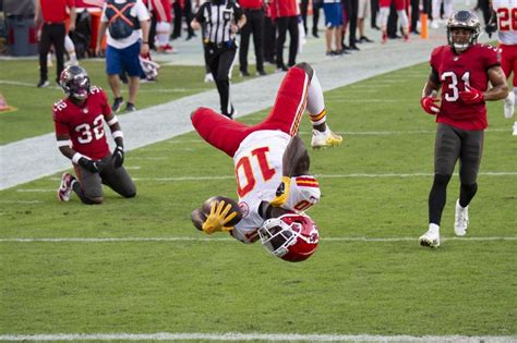 Super rematch: Tyreek Hill burned Bucs repeatedly in 1st meeting