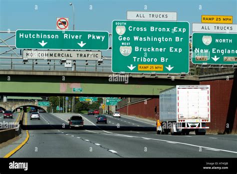 Highway system and directional signs. New York USA.Traffic lanes Stock Photo: 9257002 - Alamy