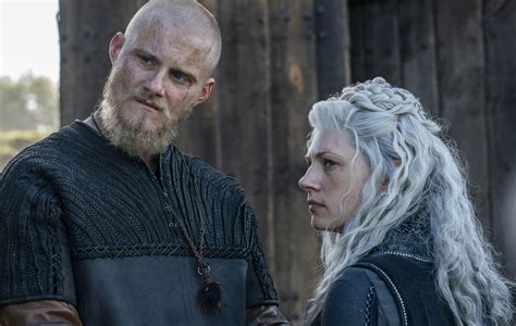 Vikings' Katheryn Winnick Reflects On Brilliant Lagertha Death | lupon ...