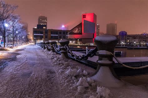 Widespread snowfall turns Cleveland into a winter wonderLAND