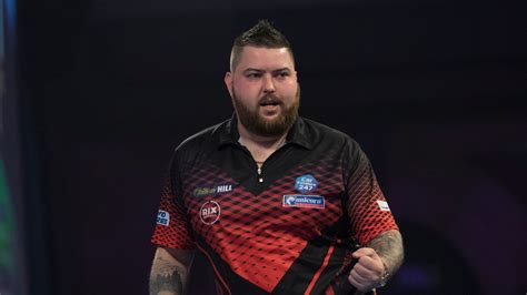 Michael Smith beats John Henderson at World Darts Championship | Darts ...