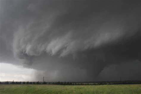 8 Terrifying Types of Tornadoes and Whirlwinds