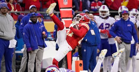 How to Watch KC Chiefs vs. Buffalo Bills: Divisional Round Streaming ...