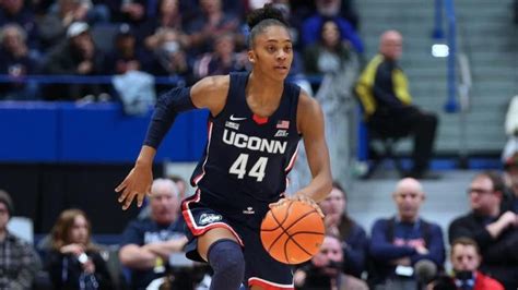 Aubrey Griffin injury: UConn star's knee appears 'very, very unstable' after awkward fall vs ...