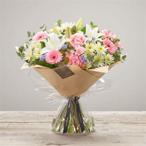 Bouquet of Seasonal Cut flowers | | Worood Flower boutique