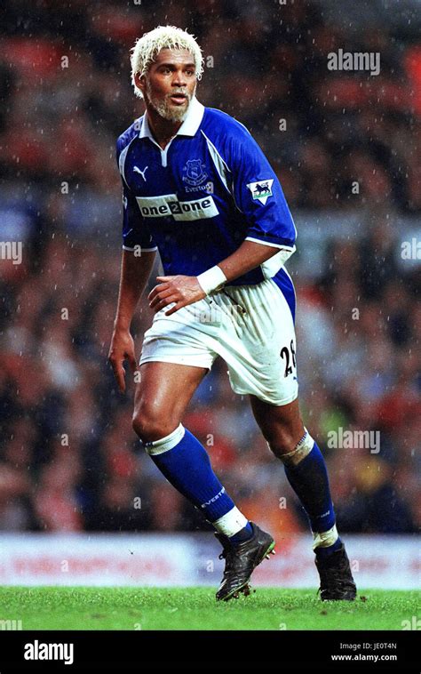 ABEL XAVIER EVERTON FC LIVERPOOL ANFIELD 28 October 2000 Stock Photo - Alamy