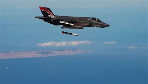 US: Images of an F-35A Fighter Jet Dropping an Atomic Bomb
