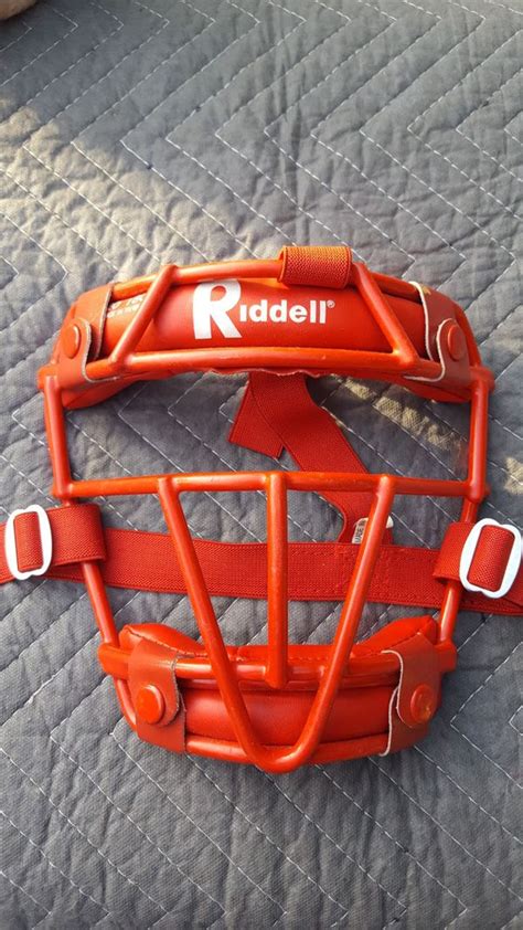 Softball infielders face mask. for Sale in El Monte, CA - OfferUp