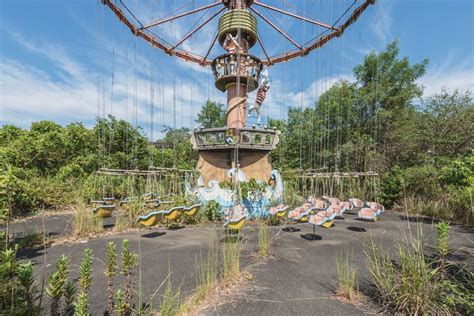 Abandoned Theme Park in Japan - Japanese Dreamland Theme Park