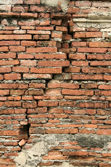 Cracked Old Red Brick Wall Vertical Background Stock Images - Image: 1045164