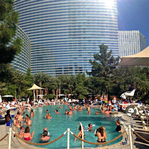 The Aria Hotel & Casino pool in Las Vegas, Nevada | Vegas vacation, Las ...