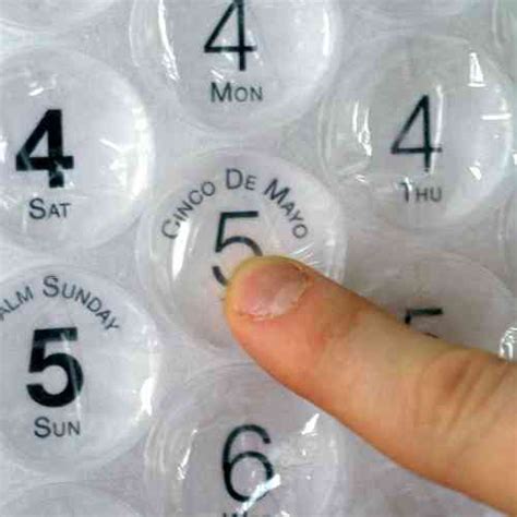 Bubble Wrap Calendar | 10zon