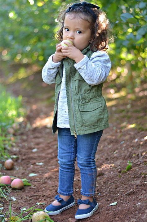 What to Wear Apple Picking | By Lauren M | Toddler girl fall, Toddler ...