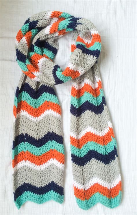 How to Create a Chevron Scarf Crochet Pattern Easily - mecrochet.com