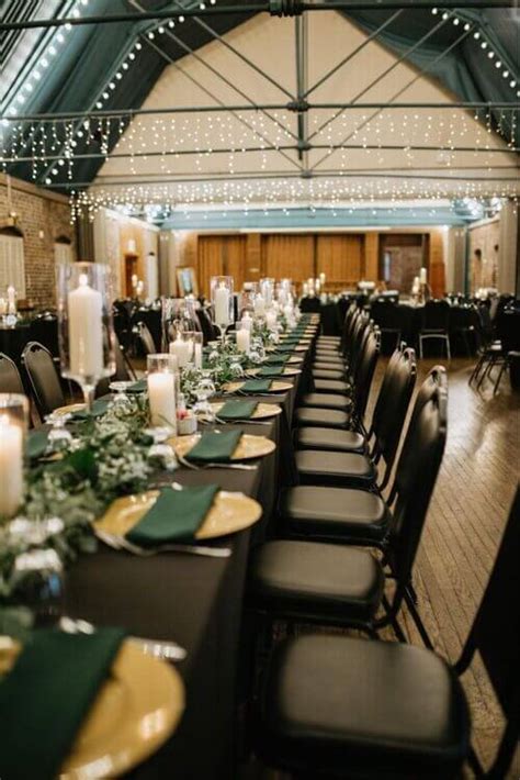 26 Elegant Emerald Green Wedding Theme Ideas 2024