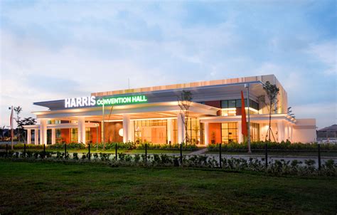 HARRIS Convention Hall Summarecon Bekasi | Wedding Venue in Bekasi | Bridestory.com