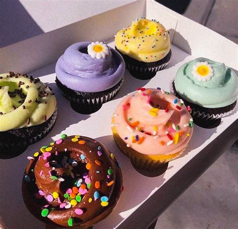 Cupcake Aesthetic | Yummy food, Food, Food cravings