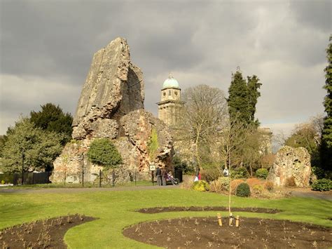 Bridgnorth Castle © Philip Pankhurst cc-by-sa/2.0 :: Geograph Britain and Ireland