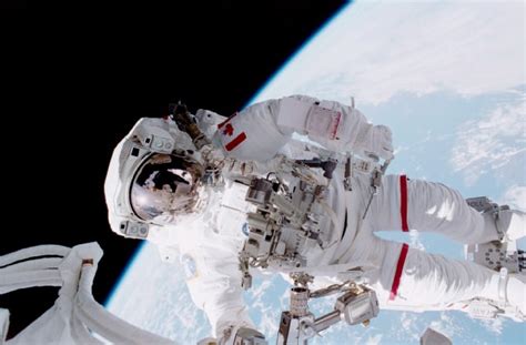 Spacewalking: Through an Astronaut's Eyes - Universe Today