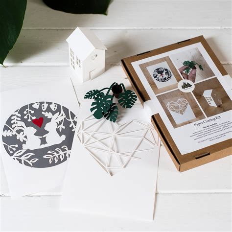 DIY craft kit paper cutting - no tools