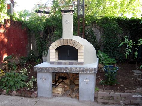 How To Build a Wood-Fired Pizza Oven In Your Backyard