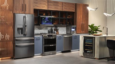 Stainless steel appliance design for a modern kitchen | GE Appliance