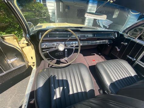 1962 Pontiac Bonneville interior | Barn Finds