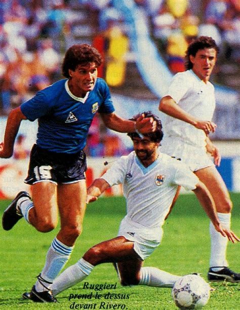 Argentina 1 Uruguay 0 in 1986 in Puebla. Oscar Ruggeri takes on Eliseo ...