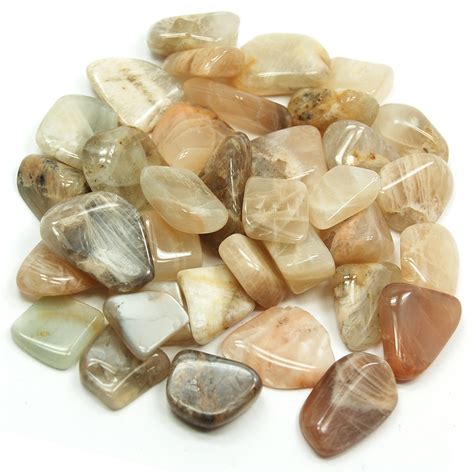 Moonstone: Meaning, Healing Properties and Benefits (2022)