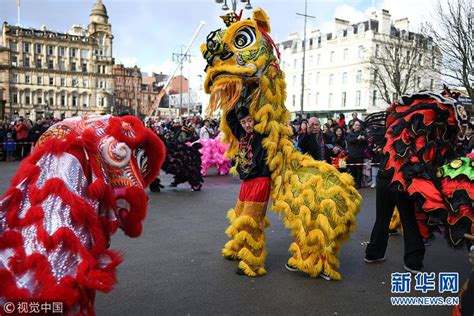 英国华人庆祝春节 中国特色文化元素引人注目-新华网