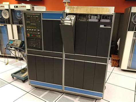 What Does It Take to Keep a Classic Mainframe Alive? - IEEE Spectrum