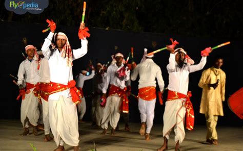 Exploring The Top 7 Famous Folk Dances of West Bengal - From Baul to ...