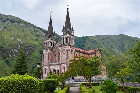 Santuario de Covadonga - secretos de asturias : secretos de asturias