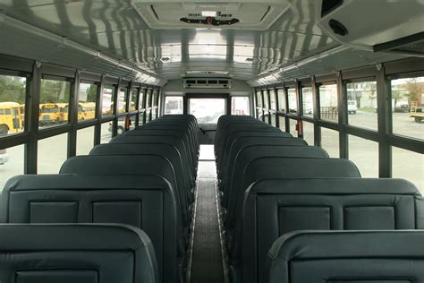 MyReporter.com Why don’t school buses have to provide seatbelts for our ...