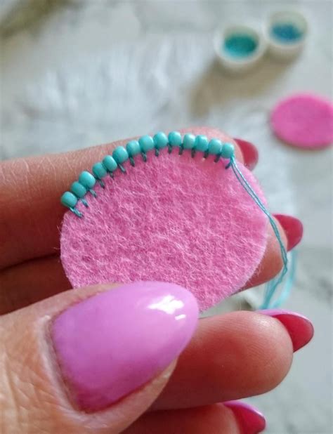 How to Finish Bead Embroidery, Tutorial for Beaded Brooch Edging, Brick ...