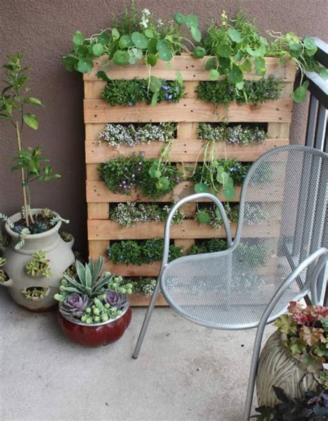 DIY Small Space Pallet Garden | Apartment Therapy