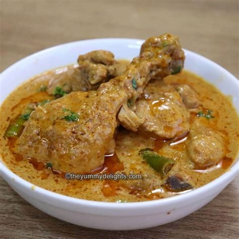 Easy Indian Chicken Korma recipe|How to make Chicken Korma - THE YUMMY DELIGHTS