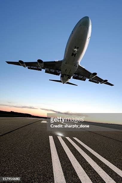 162 Cargo Plane Silhouette Stock Photos, High-Res Pictures, and Images - Getty Images