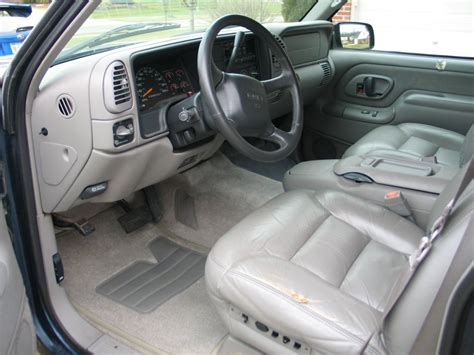 1999 GMC Suburban - Interior Pictures - CarGurus